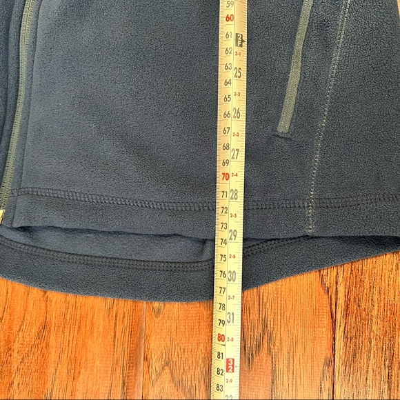 NEW. Eddie Bauer fleece jacket. - Picture 6 of 8